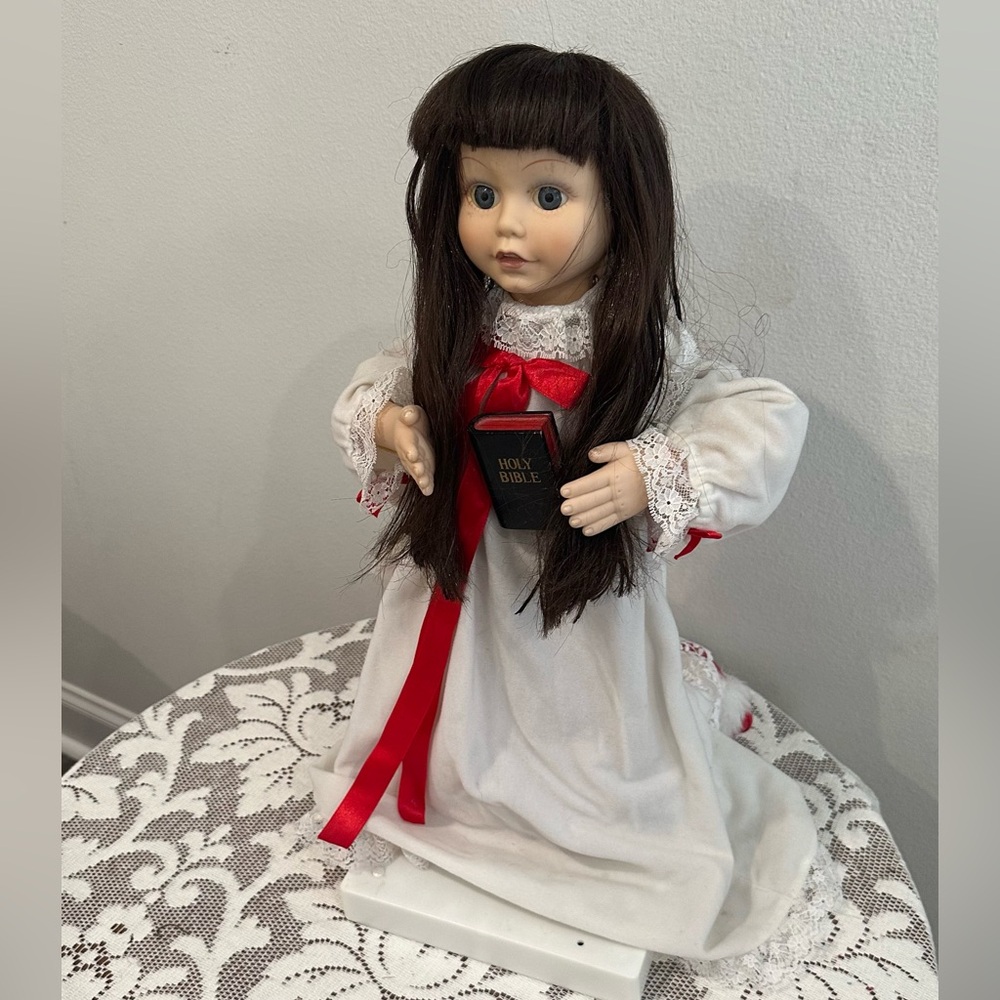 💕Praying Doll That Plays Christmas Music, movies with Holy Bible 18.5 “ Tall 💕🙏